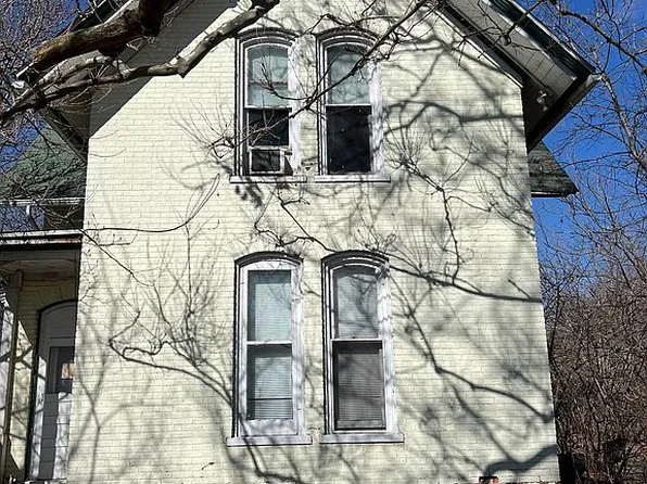 534 Division St, Rockford, IL 61104