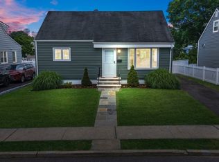31 South Dr, Rochelle Park, NJ 07662