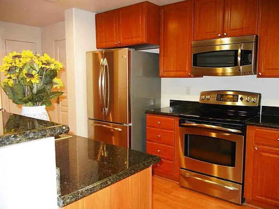 1883 Agnew Rd #330