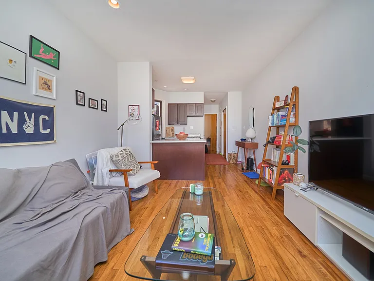 796 9th Ave #18 — Photo 2