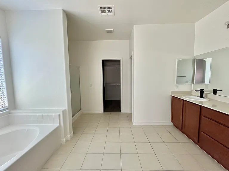 9493 Alma Ridge Ave — Photo 21