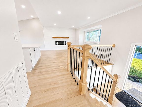 5th image of 132 Berkeley Avenue