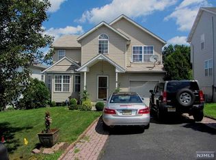 8 Summit Ct, Hackensack, NJ 07601