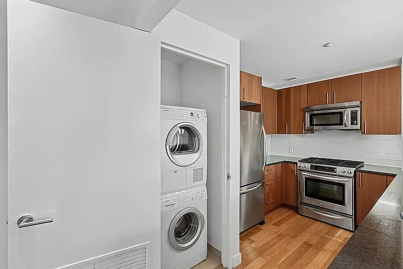 3260 Henry Hudson Parkway — Photo 2