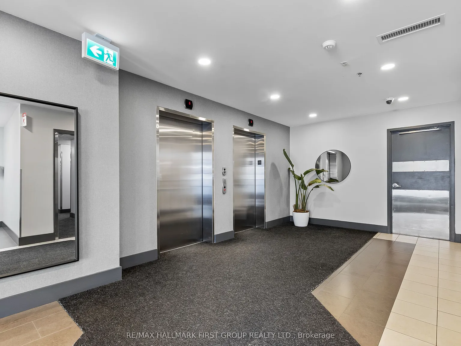 North Beach Lofts — Photo 2