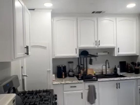 5th image of 4756 Acacia Ave