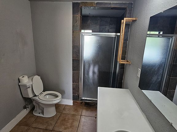 4th image of 319 N Pine St #2