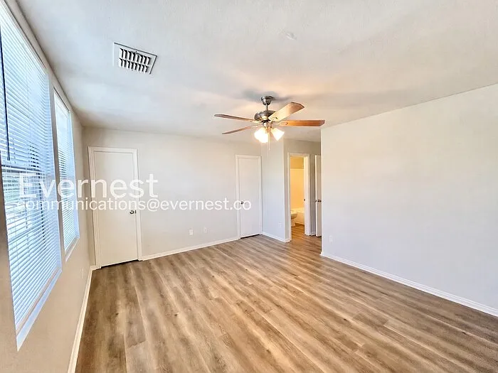 230 Creek Cove Dr — Photo 9