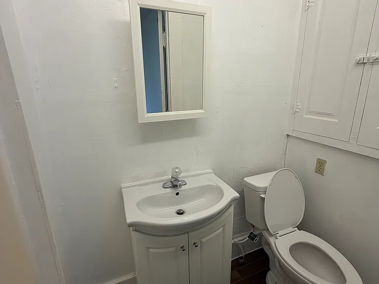 314 E Walnut St #5 — Photo 2