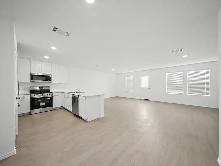 2902 Blue Ridge Ln — Photo 6
