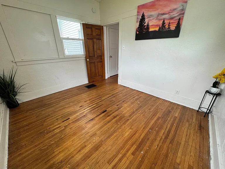 826 Williston Ave — Photo 17