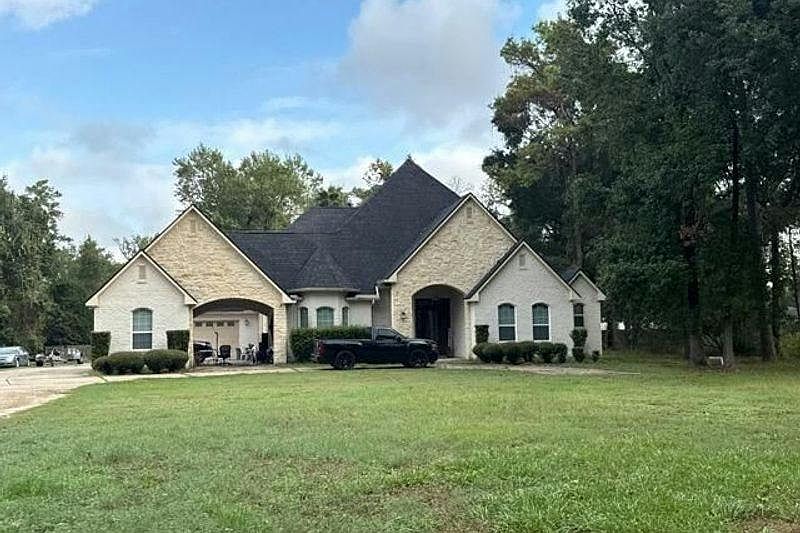 1st image of 1527 Woodhue Dr