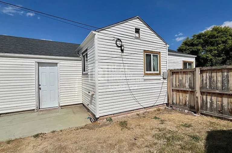 475 N Osceola St — Photo 3