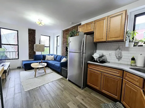 412 Douglass Street image 2 of 15