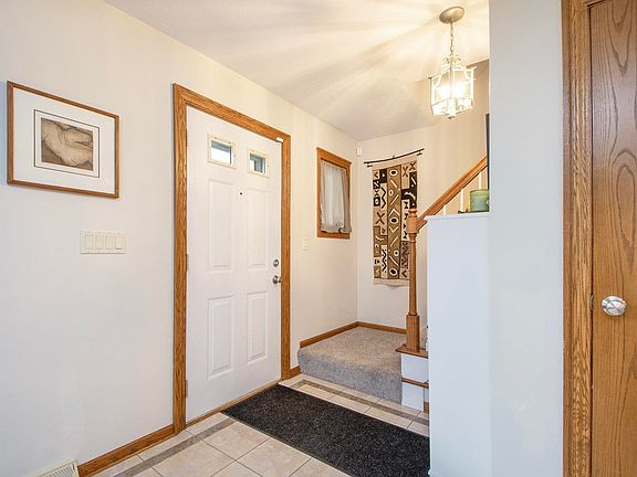 4th image of 1055 Walwood Dr NE