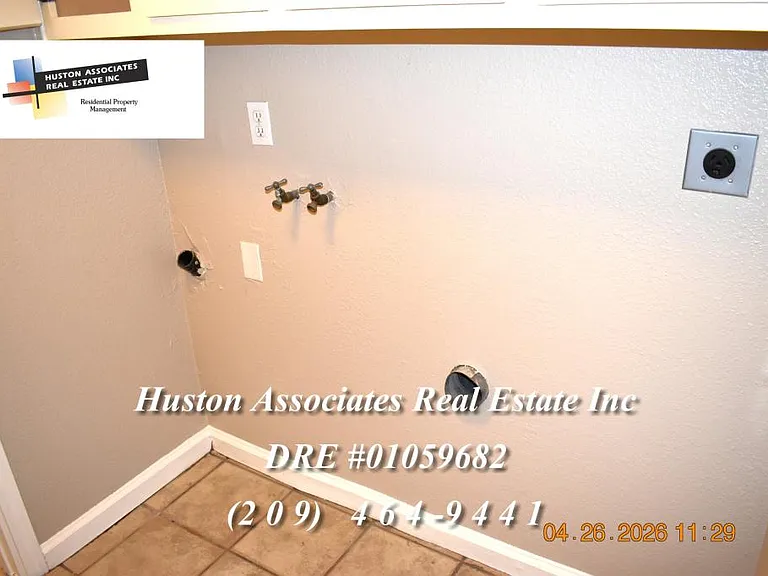 3936 Dennis Ave — Photo 13