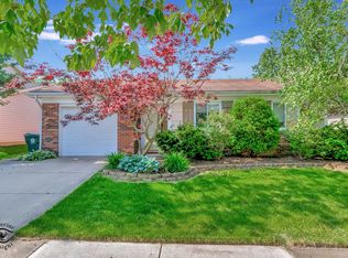 2395 Kildeer St, Woodridge, IL 60517
