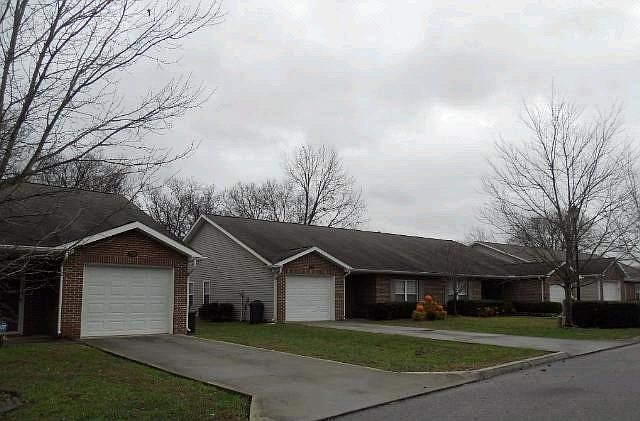 2nd image of 926 Spring Park Rd