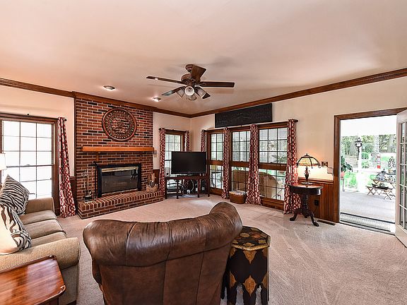 5th image of 10418 Hollybrook Dr