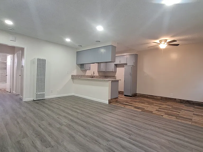 4239 W 138th St #B — Photo 8