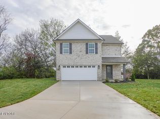 158 Sand Hills Dr, Maryville, TN 37801