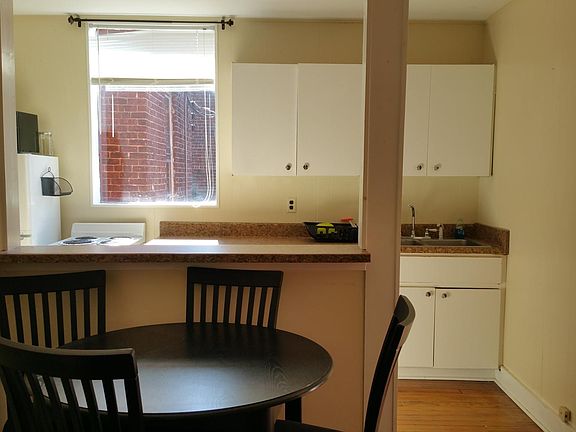 3rd image of 2335 W Grace St