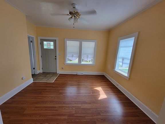5th image of 122 N Henrietta Ave
