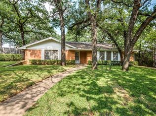 526 S Wildwood Dr, Irving, TX 75060