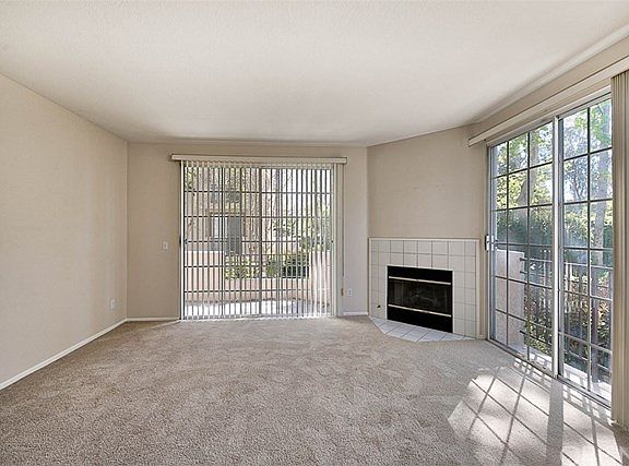 4th image of 24101 Del Monte Dr Unit 419