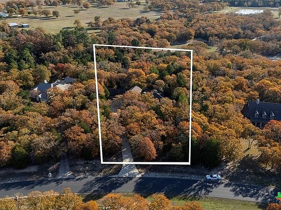 3rd image of 315 Arbors Cir