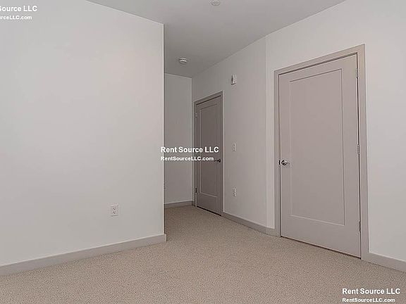 4th image of 180 Telford St #210