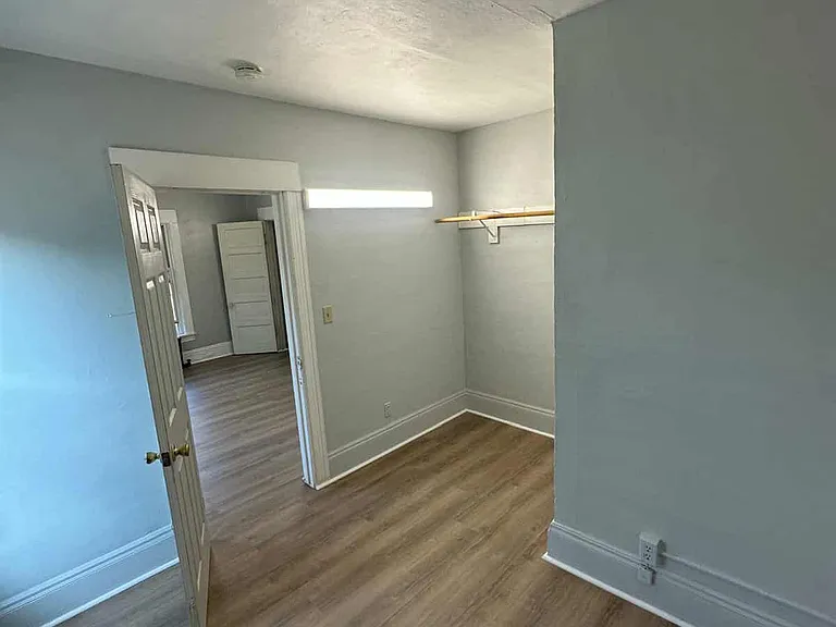 205 W Yates St #2 — Photo 7