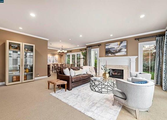 5th image of 23 Royal Oaks Ct