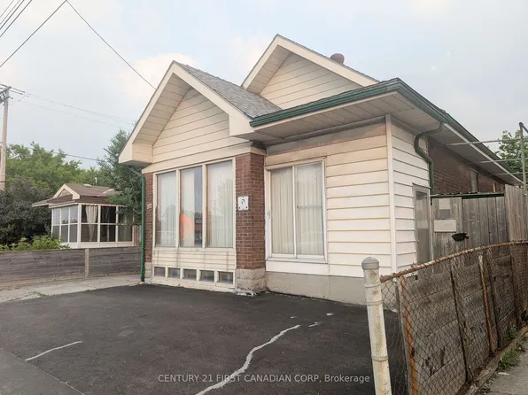 1169 Oxford St E, London, ON N5Y 3L7