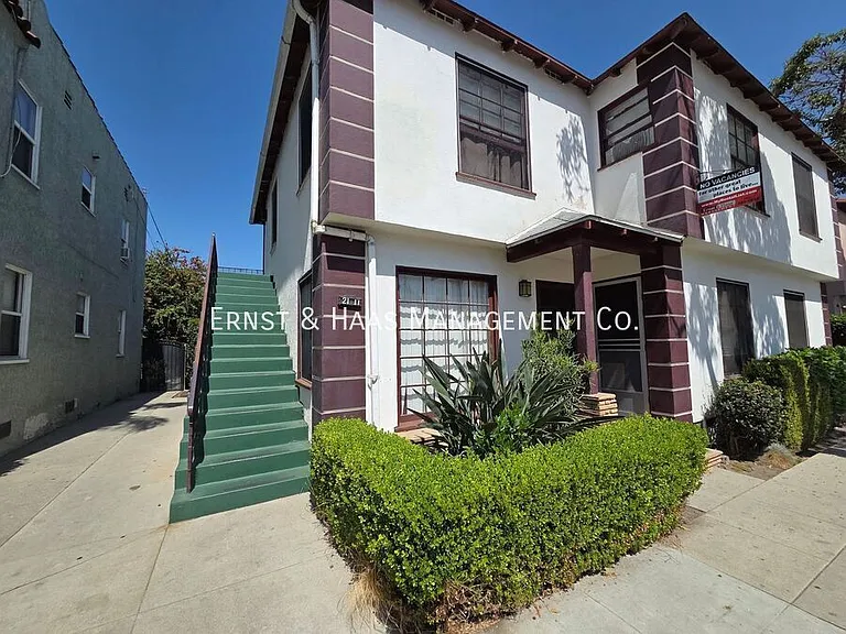 2117 Chestnut Ave #8 — Photo 1