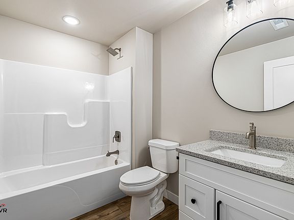 5th image of 413 E Main St