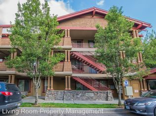 9817 NE Irving St APT 220, Portland, OR 97220