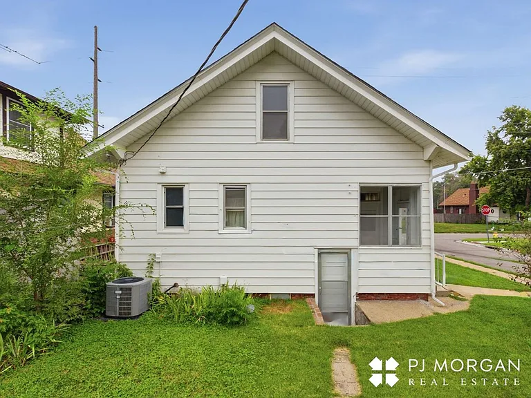2222 S 6th St — Photo 22