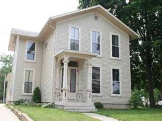 1st image of 612 E Milwaukee St
