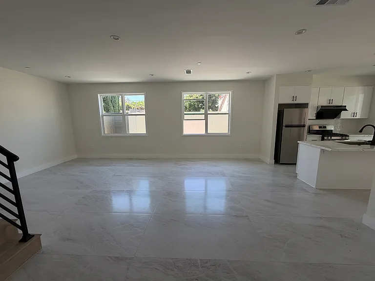 2708 Birch St #2710A — Photo 3