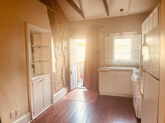 2nd image of 1004 Gov Nicholls St #G
