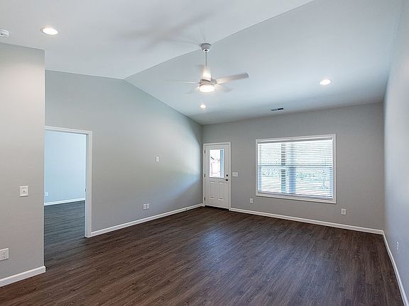2nd image of 122 Diamond Ave