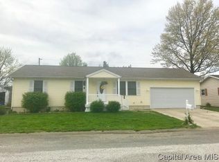 909 Pioneer Dr, South Jacksonville, IL 62650