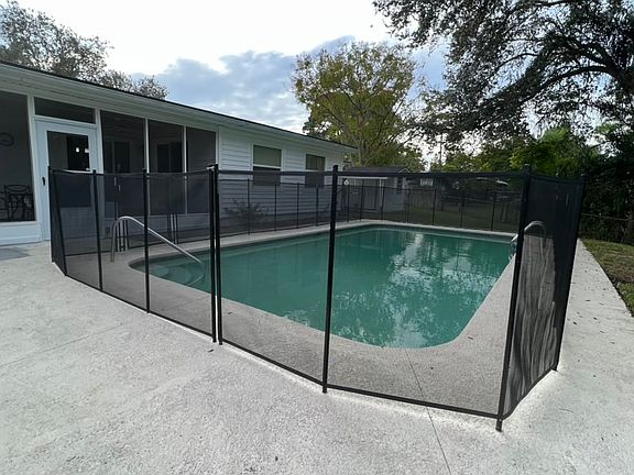 3rd image of 224 Lily Rd