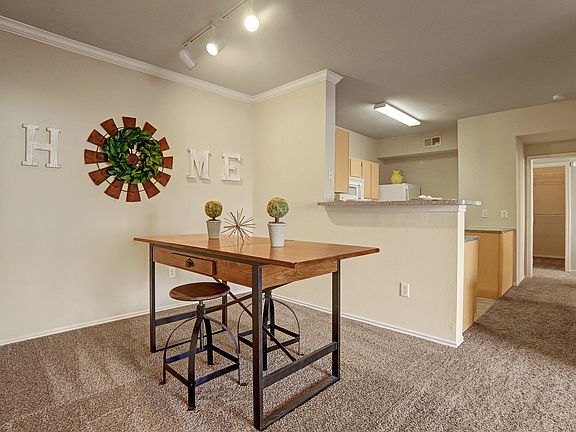 Memorial Creek dining area