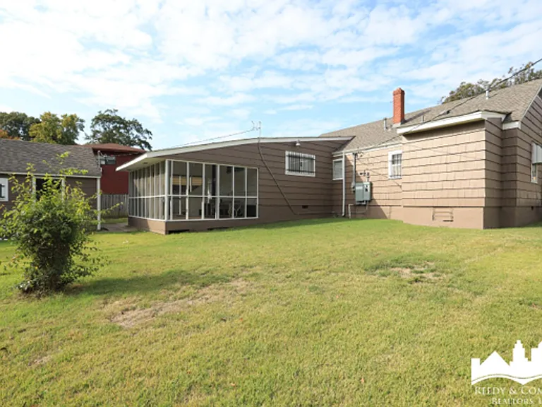 1446 Alamo St — Photo 6