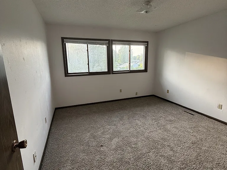 3915 Southlawn Rd — Photo 5