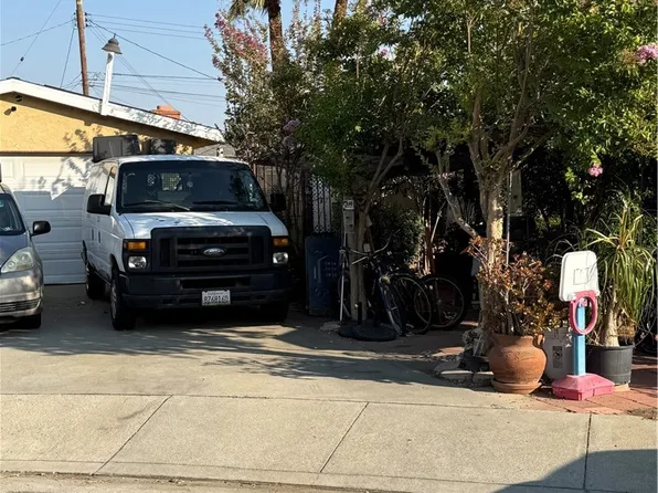 2271 W 7th St, San Bernardino, CA 92410