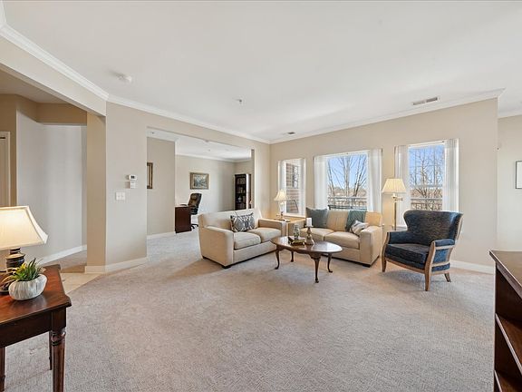 5th image of 2692 Stone Cir Unit 211