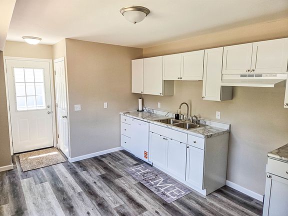 3rd image of 848 Alger Ave